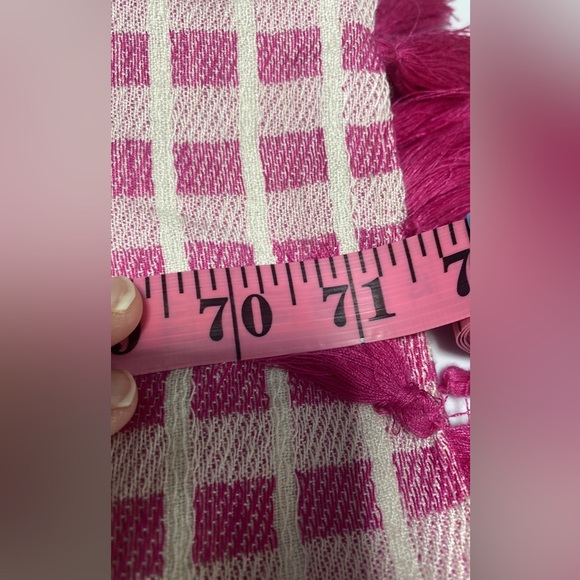 Anna & Ava coverup/scarf with armholes, one size‎ pink and white - Picture 8 of 8
